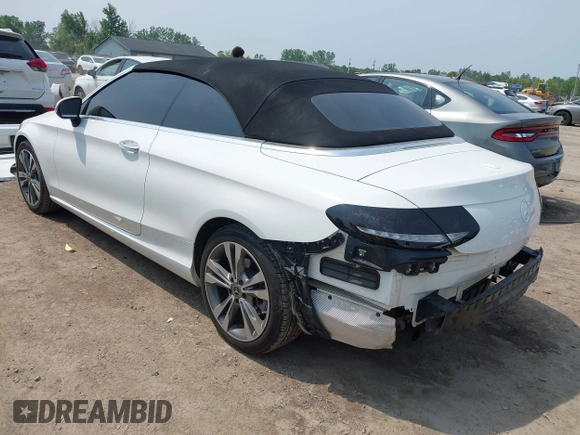 2019 Mercedes-Benz C 300 z VIN WDDWK8EB3KF783527, wystawiony jako IAAI lot #42486292 z przebiegiem 94 889 mil mil oraz . Historia ofert i sprzedaży dostępna na DreamBid. Obrazek 3.