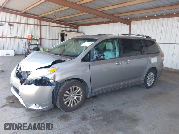 2013 Toyota Sienna XLE AAS z VIN 5TDYK3DC9DS305552, wystawiony jako IAAI lot #42386940 z przebiegiem 64 823 mil mil oraz . Historia ofert i sprzedaży dostępna na DreamBid. Obrazek 2.