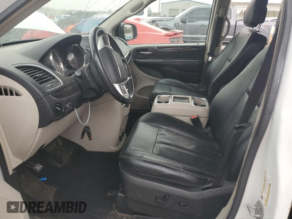 2015 Chrysler Town & Country LX with VIN 2C4RC1AG3FR675937, listed as a Copart auction lot 49652905 with 192,461 mi miles and Salvage Title. Bid and sale history available at carsss.com. Image 7.