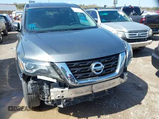 2017 Nissan Pathfinder SV with VIN 5N1DR2MM2HC613081, listed as a IAAI auction lot 41979227 with 137,371 mi miles. Bid and sale history available at carsss.com. Image 12.