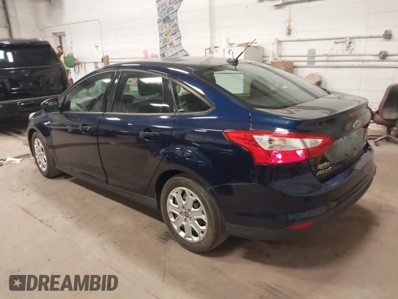 2012 Ford Focus SE z VIN 1FAHP3F24CL163493, wystawiony jako IAAI lot #42460399 z przebiegiem 147 016 mil mil oraz . Historia ofert i sprzedaży dostępna na DreamBid. Obrazek 3.