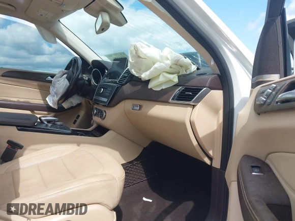 2017 Mercedes-Benz GLS 450 z VIN 4JGDF6EE2HA989945, wystawiony jako IAAI lot #41953246 z przebiegiem Nie podano mil oraz . Historia ofert i sprzedaży dostępna na DreamBid. Obrazek 5.