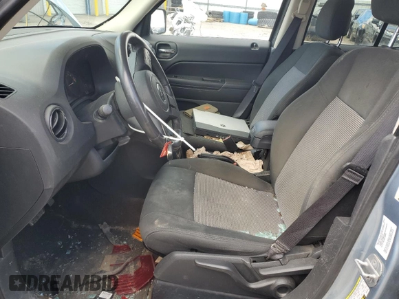 2014 Jeep Patriot Latitude with VIN 1C4NJRFBXED512414, listed as a Copart auction lot 50934605 with 37,714 mi miles and Salvage Title. Bid and sale history available at carsss.com. Image 7.