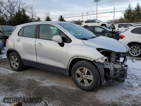 2020 Chevrolet Trax LS with VIN KL7CJKSB3LB321170, listed as a Copart auction lot 41471845 with 237,757 mi miles and Salvage Title. Bid and sale history available at DreamBid. Image 4.
