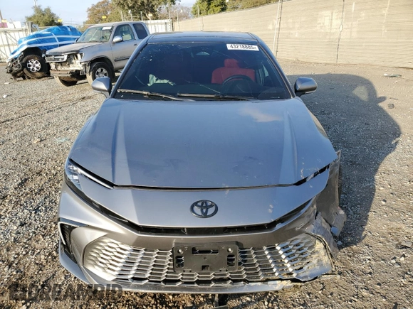 2025 Toyota Camry LE с VIN 4T1DBADK2SU510631, выставлен на аукционе Copart как лот 43218885 с пробегом 10 039 миль миль и Списание • Salvage title. История ставок и продаж доступна на DreamBid. Изображение 5.
