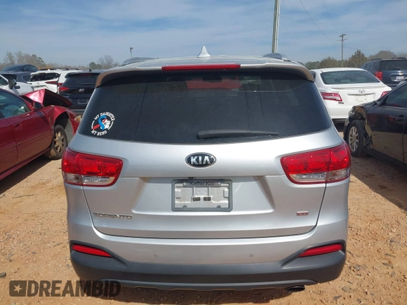 2018 Kia Sorento LX z VIN 5XYPG4A33JG417196, wystawiony jako IAAI lot #41816375 z przebiegiem 115 852 mil mil oraz . Historia ofert i sprzedaży dostępna na DreamBid. Obrazek 16.