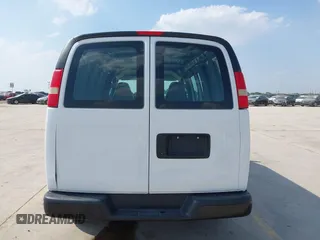 2008 Chevrolet Express Cargo z VIN 1GCFG15X381134847, wystawiony jako IAAI lot #41933588 z przebiegiem 114 592 mil mil oraz . Historia ofert i sprzedaży dostępna na DreamBid. Obrazek 16.