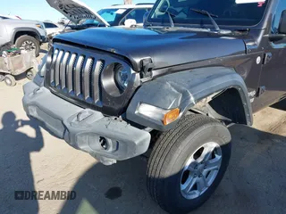 2018 Jeep Wrangler Unlimited Sport S z VIN 1C4HJXDG4JW132547, wystawiony jako IAAI lot #41838010 z przebiegiem 69 987 mil mil oraz . Historia ofert i sprzedaży dostępna na DreamBid. Obrazek 6.