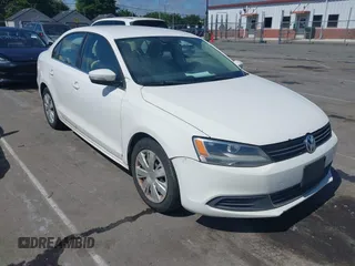 2013 Volkswagen Jetta SE z VIN 3VWDX7AJ7DM434235, wystawiony jako IAAI lot #42292730 z przebiegiem 166 353 mil mil oraz . Historia ofert i sprzedaży dostępna na DreamBid. Obrazek 1.