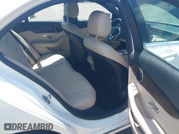 2019 Mercedes-Benz C 300 с VIN 55SWF8DB6KU294302, выставлен на аукционе IAAI как лот 42457628 с пробегом 70 684 миль миль и . История ставок и продаж доступна на DreamBid. Изображение 8.