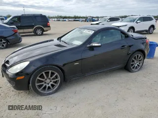 2008 Mercedes-Benz SLK-Class 3.0L with VIN WDBWK54F08F182595, listed as a Copart auction lot 82194674 with 0 mi miles and Non Repairable. Bid and sale history available at carsss.com. Image 1.