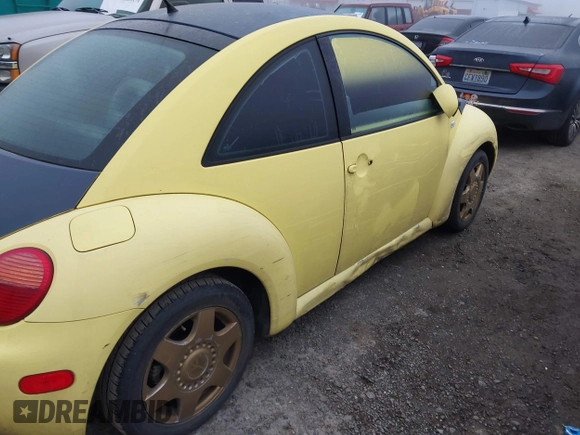 2000 Volkswagen Beetle GLX with VIN 3VWDD21C1YM464964, listed as a IAAI auction lot 41885113 with 190,106 mi miles and . Bid and sale history available at DreamBid. Image 6.
