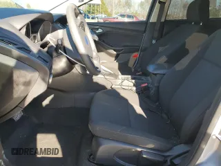 2016 Ford Focus SE z VIN 1FADP3F2XGL399943, wystawiony jako Copart lot #46472415 z przebiegiem 70 047 mil mil oraz Szkoda całkowita • Salvage title. Historia ofert i sprzedaży dostępna na DreamBid. Obrazek 7.