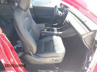 2020 Tesla Model Y Long Range with VIN 5YJYGDEE0LF029496, listed as a IAAI auction lot 41977695 with 47,958 mi miles and . Bid and sale history available at DreamBid. Image 5.
