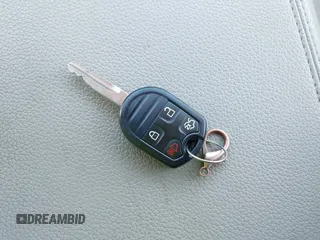 2013 Ford Expedition Limited с VIN 1FMJU2A52DEF64185, выставлен на аукционе IAAI как лот 42020671 с пробегом 166 453 миль миль и . История ставок и продаж доступна на DreamBid. Изображение 11.