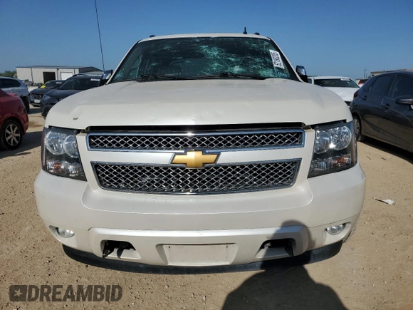 2013 Chevrolet Avalanche LTZ with VIN 3GNMCGE02DG208187, listed as a Copart auction lot 52190205 with 117,186 mi miles and Clean title. Bid and sale history available at DreamBid. Image 5.