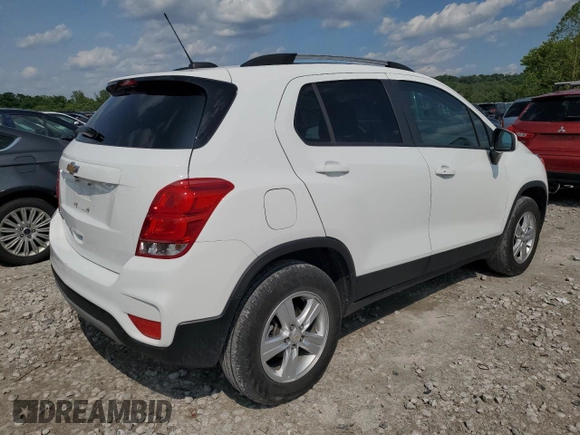 2022 Chevrolet Trax LT with VIN KL7CJPSM4NB569607, listed as a Copart auction lot 58746285 with 77,383 mi miles and Salvage title. Bid and sale history available at DreamBid. Image 3.