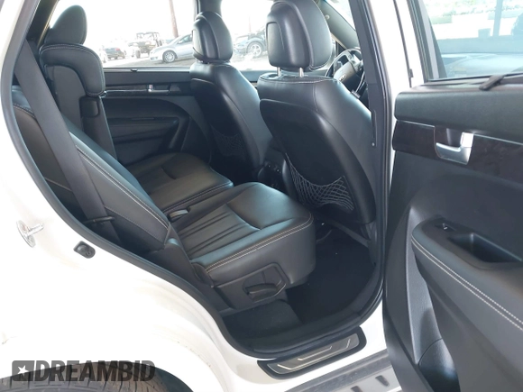 2014 Kia Sorento SX with VIN 5XYKW4A76EG438386, listed as a IAAI auction lot 41841587 with 183,076 mi miles. Bid and sale history available at carsss.com. Image 8.
