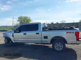 2017 Ford F-250 Lariat z VIN 1FT7W2BT4HED52447, wystawiony jako IAAI lot #42134353 z przebiegiem 208 788 mil mil oraz . Historia ofert i sprzedaży dostępna na DreamBid. Obrazek 14.