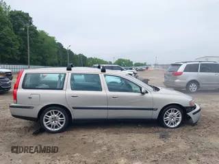 2002 Volvo V70 with VIN YV1SW58DX21185421, listed as a IAAI auction lot 42297772 with 176,460 mi miles and . Bid and sale history available at DreamBid. Image 13.