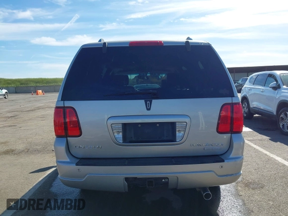 2006 Lincoln Navigator Luxury with VIN 5LMFU28516LJ13630, listed as a IAAI auction lot 42003960 with 139,505 mi miles. Bid and sale history available at carsss.com. Image 17.