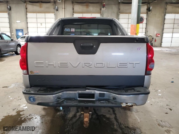 2004 Chevrolet Avalanche Z71 with VIN 3GNEK12T14G152861, listed as a Copart auction lot 88971305 with 303,552 mi miles and Clean Title. Bid and sale history available at carsss.com. Image 6.