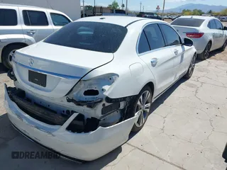 2019 Mercedes-Benz C 300 z VIN 55SWF8DBXKU298367, wystawiony jako IAAI lot #42183443 z przebiegiem 74 433 mil mil oraz . Historia ofert i sprzedaży dostępna na DreamBid. Obrazek 4.