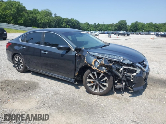 2017 Nissan Altima SV z VIN 1N4AL3AP8HC234279, wystawiony jako Copart lot #59305655 z przebiegiem 175 181 mil mil oraz Czysty tytuł • Clean title. Historia ofert i sprzedaży dostępna na DreamBid. Obrazek 4.