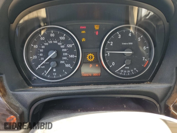 2008 BMW 3 Series 328xi z VIN WBAVT73598FZ38078, wystawiony jako Copart lot #56104865 z przebiegiem 100 979 mil mil oraz Szkoda całkowita • Salvage title. Historia ofert i sprzedaży dostępna na DreamBid. Obrazek 9.