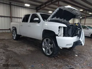 2008 Chevrolet Silverado 1500 LT w/1LT with VIN 3GCEK13J78G227736, listed as a IAAI auction lot 41577416 with 183,198 mi miles. Bid and sale history available at carsss.com. Image 1.