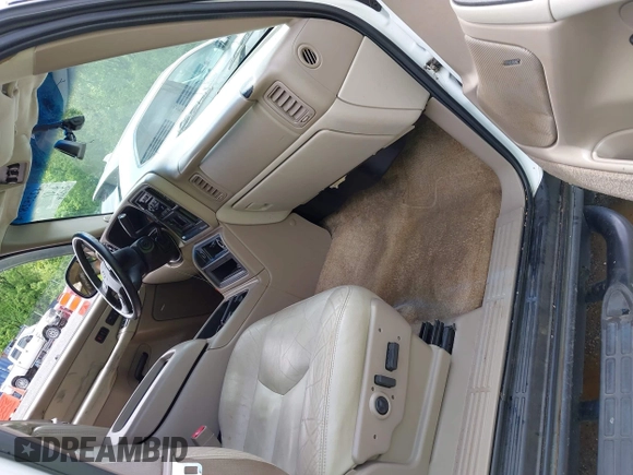 2003 Chevrolet Tahoe Z71 z VIN 1GNEK13Z23R230226, wystawiony jako IAAI lot #42252874 z przebiegiem 251 268 mil mil oraz . Historia ofert i sprzedaży dostępna na DreamBid. Obrazek 5.