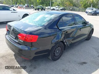 2013 Volkswagen Jetta SE z VIN 3VWDP7AJ6DM406961, wystawiony jako IAAI lot #42107384 z przebiegiem 132 547 mil mil oraz . Historia ofert i sprzedaży dostępna na DreamBid. Obrazek 4.