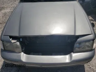 2004 Ford Crown Victoria LX z VIN 2FAFP74W14X130606, wystawiony jako Copart lot #54120085 z przebiegiem 221 700 mil mil oraz Szkody całkowita. Historia ofert i sprzedaży dostępna na DreamBid. Obrazek 11.