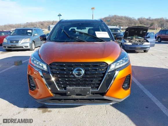 2021 Nissan Kicks SR with VIN 3N1CP5DV0ML563668, listed as a IAAI auction lot 41092426 with 12,084 mi miles. Bid and sale history available at carsss.com. Image 6.