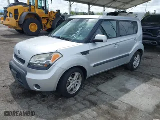 2011 Kia Soul + with VIN KNDJT2A22B7706579, listed as a IAAI auction lot 41921442 with 162,383 mi miles. Bid and sale history available at carsss.com. Image 17.