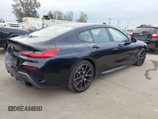 2024 BMW 8 Series M850i z VIN WBAGV8C02RCR25432, wystawiony jako IAAI lot #42068364 z przebiegiem 13 765 mil mil oraz . Historia ofert i sprzedaży dostępna na DreamBid. Obrazek 4.