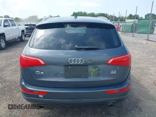 2010 Audi Q5 z VIN WA1LKBFP3AA061212, wystawiony jako IAAI lot #42307742 z przebiegiem 179 897 mil mil oraz . Historia ofert i sprzedaży dostępna na DreamBid. Obrazek 17.