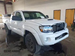 2008 Toyota Tacoma with VIN 5TEUU42NX8Z508056, listed as a IAAI auction lot 41964728 with 92,118 mi miles and . Bid and sale history available at carsss.com. Image 1.