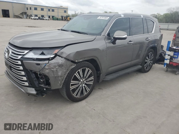 2024 Lexus LX 600 Luxury z VIN JTJGB7CX2R4052260, wystawiony jako Copart lot #50761565 z przebiegiem 15 400 mil mil oraz Szkoda całkowita • Salvage title. Historia ofert i sprzedaży dostępna na DreamBid. Obrazek 1.