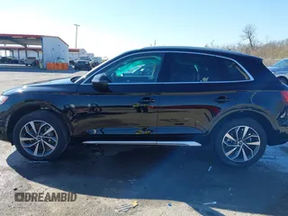2021 Audi Q5 Premium Plus with VIN WA1BAAFY7M2065912, listed as a IAAI auction lot 41752656 with 30,472 mi miles and . Bid and sale history available at DreamBid. Image 14.