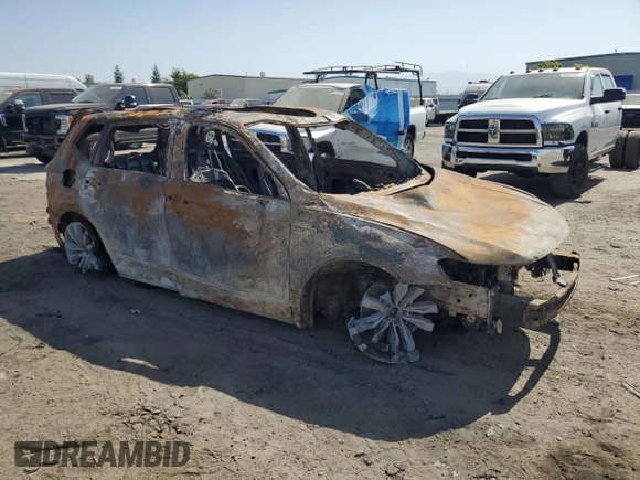 2021 Volkswagen Tiguan SE z VIN 3VV3B7AX0MM127301, wystawiony jako Copart lot #59312925 z przebiegiem Nie podano mil oraz Nie do naprawy • Non repairable. Historia ofert i sprzedaży dostępna na DreamBid. Obrazek 4.