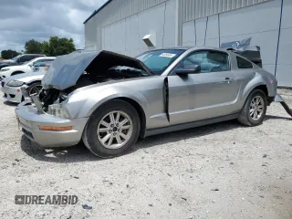 2008 Ford Mustang Deluxe with VIN 1ZVHT80N785206285, listed as a Copart auction lot 64834904 with 129,144 mi miles and Salvage Title. Bid and sale history available at carsss.com. Image 1.