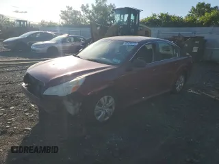 2011 Subaru Legacy 2.5i z VIN 4S3BMBA60B3213978, wystawiony jako Copart lot #57439275 z przebiegiem 229 784 mil mil oraz Szkoda całkowita • Salvage title. Historia ofert i sprzedaży dostępna na DreamBid. Obrazek 1.