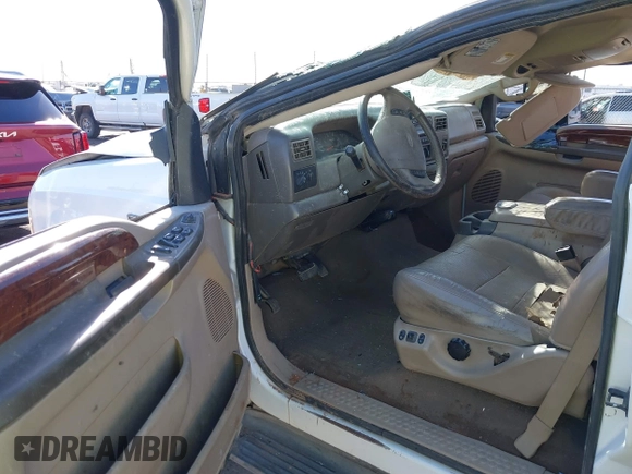 2002 Ford Super Duty F-250 XL with VIN 1FTNW21F42EC30455, listed as a IAAI auction lot 41439201 with 1 mi miles. Bid and sale history available at carsss.com. Image 5.