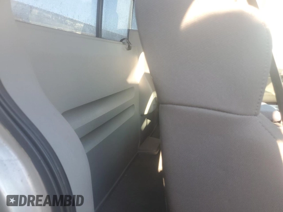 2005 Ford F-150 XL with VIN 1FTRF12W45NB13974, listed as a Copart auction lot 55701635 with 385,185 mi miles and Salvage title. Bid and sale history available at DreamBid. Image 10.