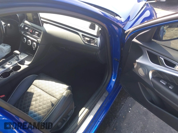 2019 Genesis G70 2.0T Advanced with VIN KMTG44LA7KU034142, listed as a IAAI auction lot 41935432 with 47,908 mi miles. Bid and sale history available at carsss.com. Image 5.