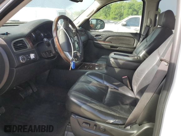 2007 GMC Yukon Denali z VIN 1GKFK63877J383310, wystawiony jako Copart lot #56122105 z przebiegiem 250 797 mil mil oraz Czysty tytuł • Clean title. Historia ofert i sprzedaży dostępna na DreamBid. Obrazek 7.