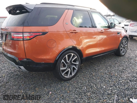 2018 Land Rover Discovery HSE Luxury z VIN SALRT2RV2JA077966, wystawiony jako IAAI lot #41023760 z przebiegiem 26 243 mil mil oraz . Historia ofert i sprzedaży dostępna na DreamBid. Obrazek 4.