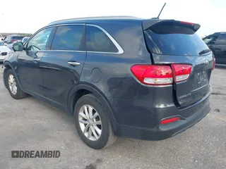 2017 Kia Sorento LX with VIN 5XYPG4A34HG295846, listed as a IAAI auction lot 41712005 with 87,069 mi miles. Bid and sale history available at carsss.com. Image 3.