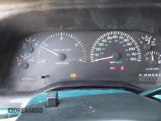 2001 Dodge 2500 z VIN 3B7KF236X1G711561, wystawiony jako IAAI lot #42168089 z przebiegiem 221 062 mil mil oraz . Historia ofert i sprzedaży dostępna na DreamBid. Obrazek 7.